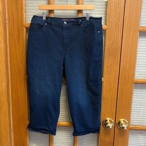 EUC Gloria Vanderbilt Cropped/Capri Denim